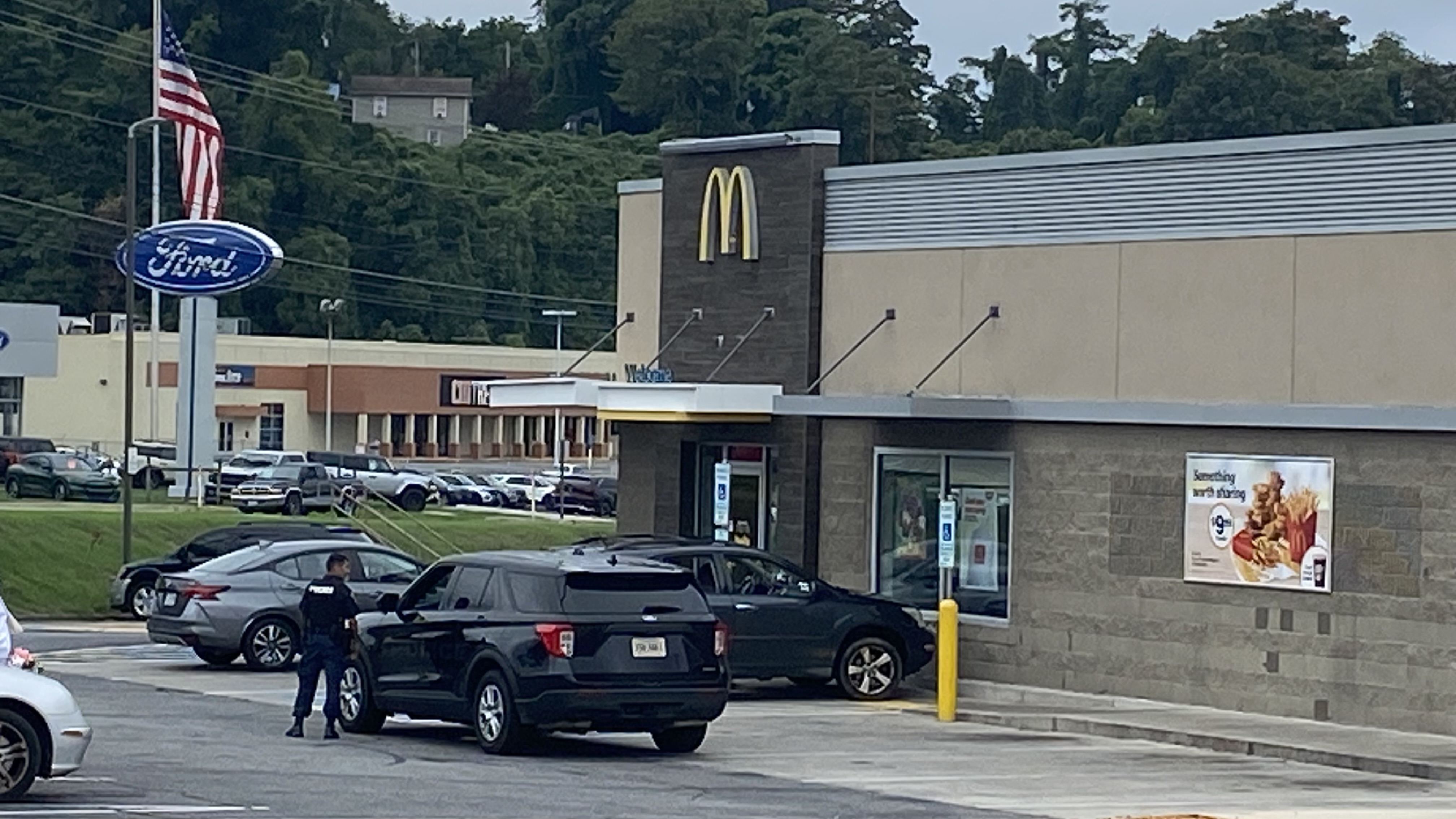 Car hits McDonald???s in Martinsville