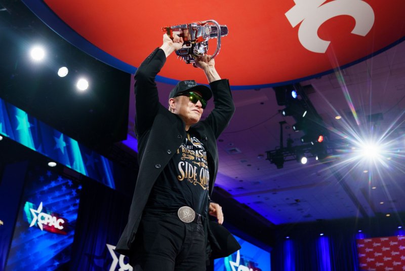 Elon Musk Receives Chainsaw from Argentina's President at Conservative Conference