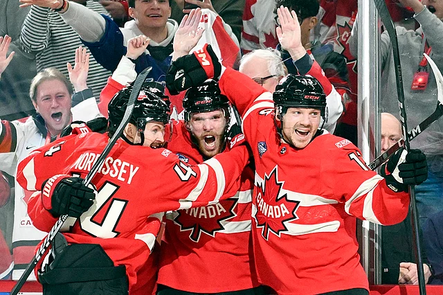 HOCKEY - CANADA 3   USA 2